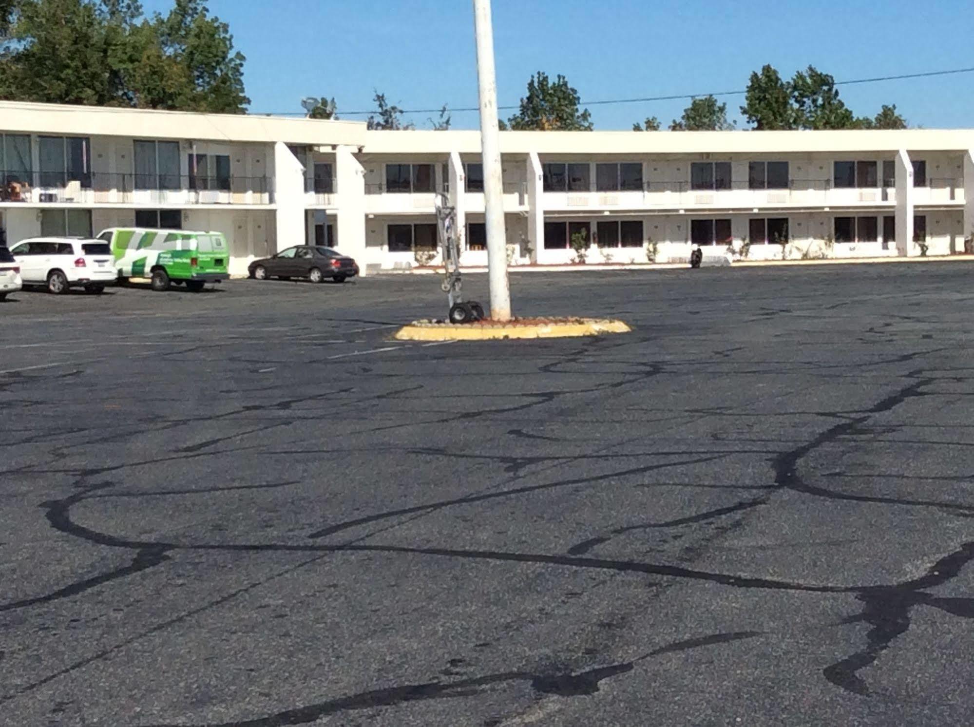 Motel 6 Burlington Exterior foto